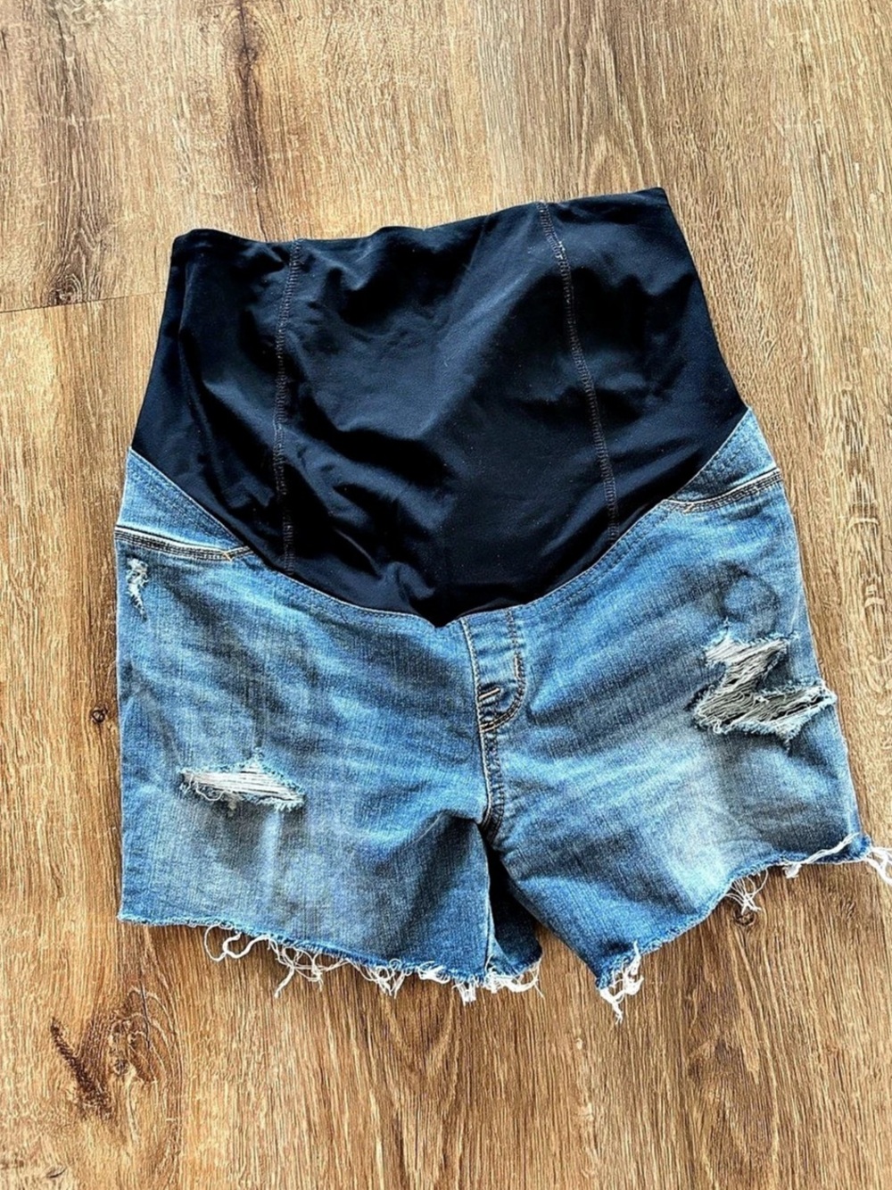 Isabel Maternity Midi Short Maternity Denim Shorts Blue Size 4/27